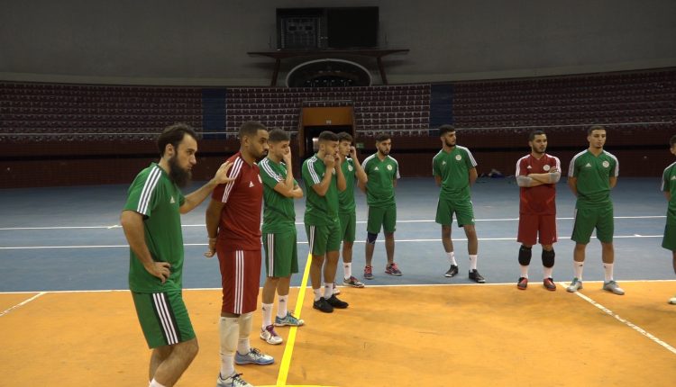 الجزائر – ليبيا ( تصفيات كان 2020 كرة القدم داخل القاعة ) : انطلاق تربص المنتخب الوطني ( فيديو)