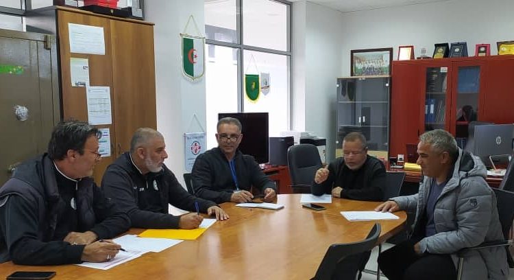 المديرية الفنية الوطنية للفاف : اجتماع مع ممثلي أكاديميات كرة القدم على مستوى الجزائر