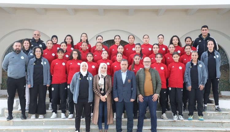 تصفيات كأس العالم للسيدات تحت 17 سنة – 2024: فتيات الخضر يستقبلن مسؤولي كرة القدم بمركز سيدي موسى