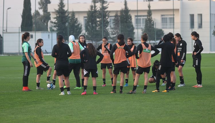 البنين – الجزائر ( تصفيات مونديال 2024 للسيدات أقل من 17 سنة ) : وصول بعثة المنتخب الوطني إلى كوتونو